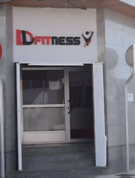 fachada de centro de DLFitness en Pilar de Horadada